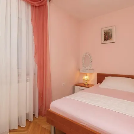Two-bedroom In Apartamento Zadar