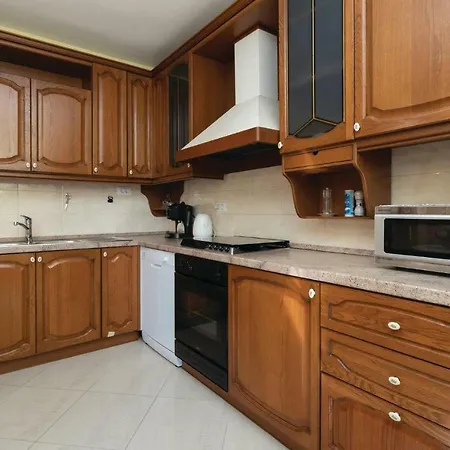 Two-bedroom In 公寓 *
